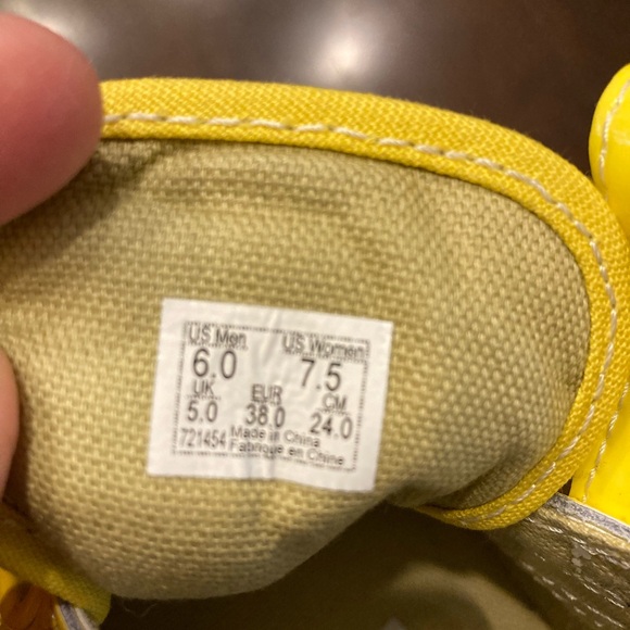 NWOT Vans X Haribo Old Skool V Shoe Yellow patent leather commemorative size 7.5 - Picture 9 of 10